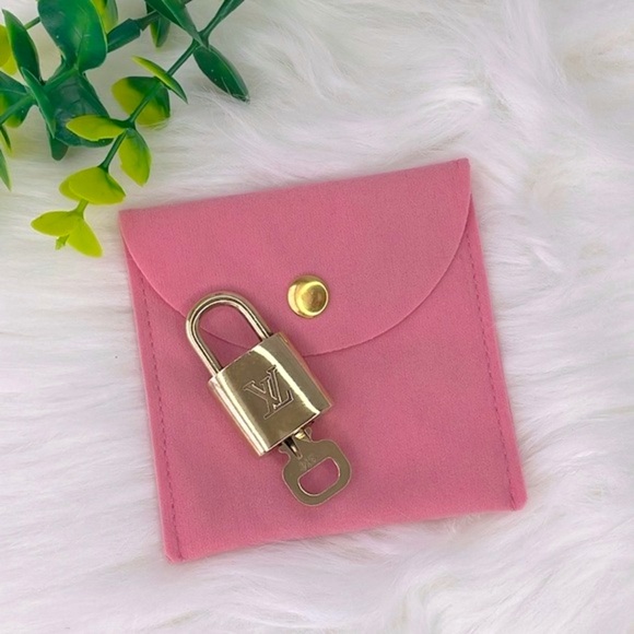 Louis Vuitton Padlock And Key #314 - Picture 5 of 9